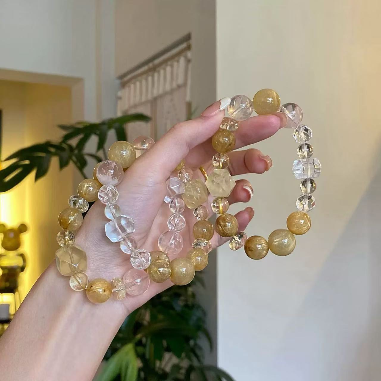 Natural citrine cut yellow hair crystal snow powder flower ghost exquisite bracelet fashion expensive jewelry