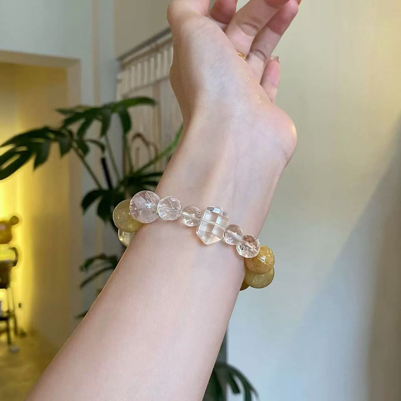 Natural citrine cut yellow hair crystal snow powder flower ghost exquisite bracelet fashion expensive jewelry