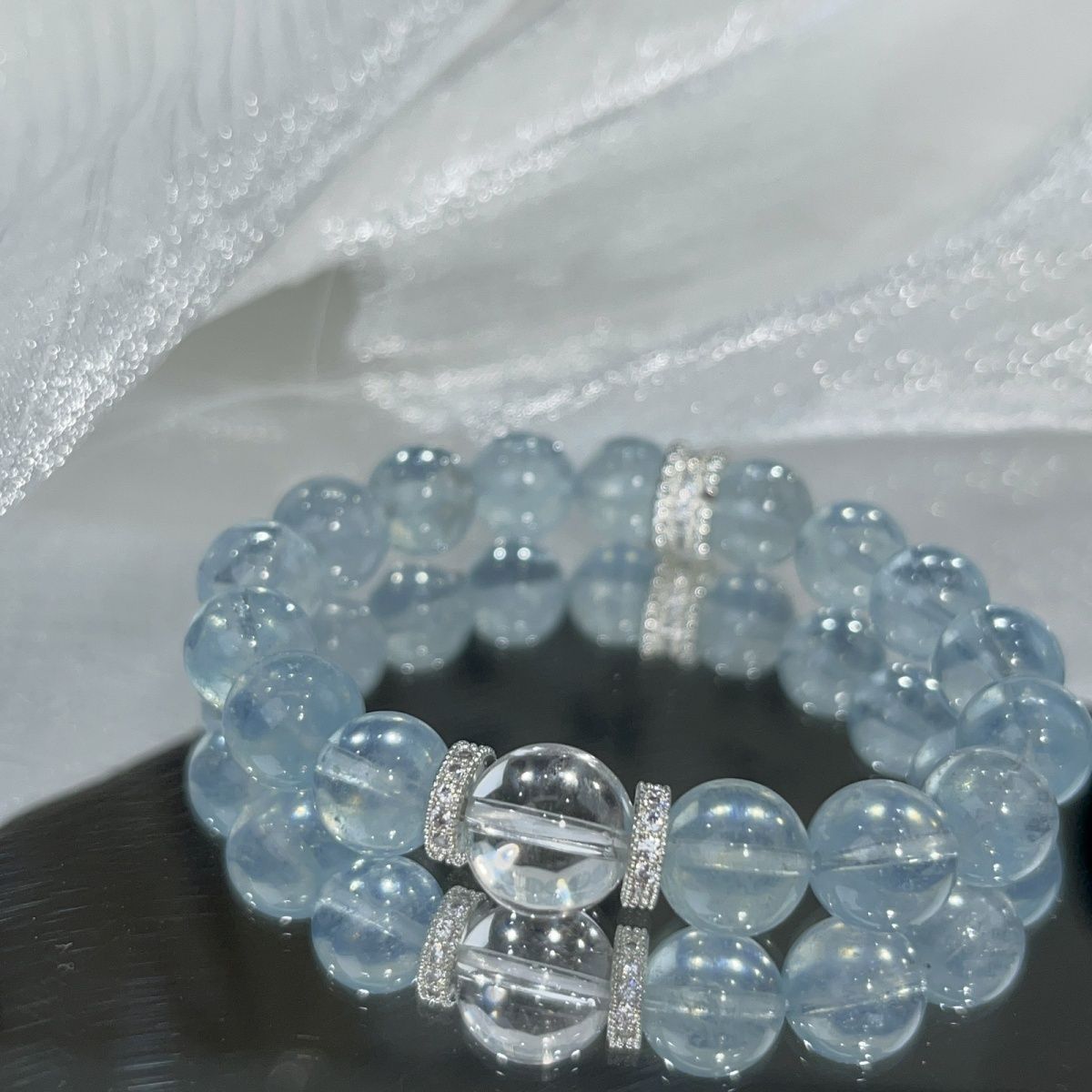 Natural aquamarine crystal bracelet, simple and high-end crystal bracelet, sweet and fresh girls' jewelry.