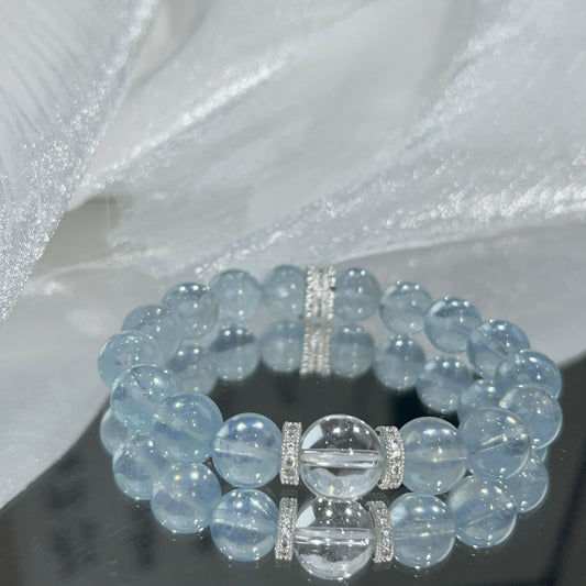 Natural aquamarine crystal bracelet, simple and high-end crystal bracelet, sweet and fresh girls' jewelry.